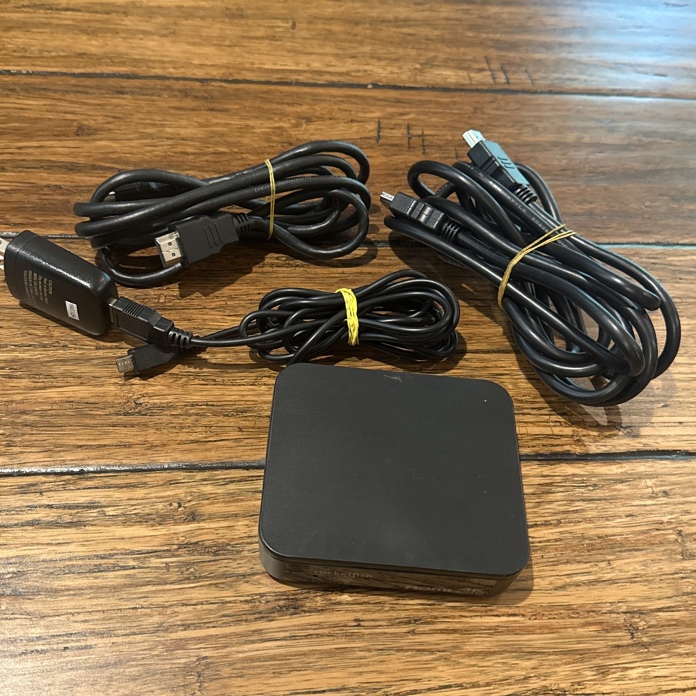 Rocketfish HDMI Splitter 1 In 2 Out 2-Way 4K Support RF-G1603